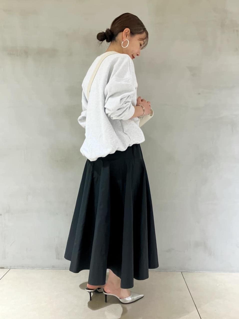 tomoさんの「UNTITLED｜◆【Ca_CHIGNON】別注ロゴスウェット」を使ったコーディネート