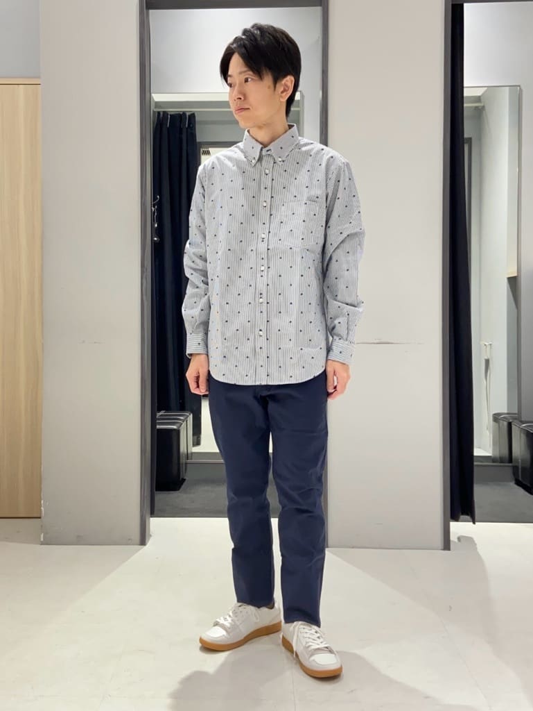 わいずみさんの「TAKEO KIKUCHI｜ハットモチーフ ジャカード ストライプ シャツ」を使ったコーディネート