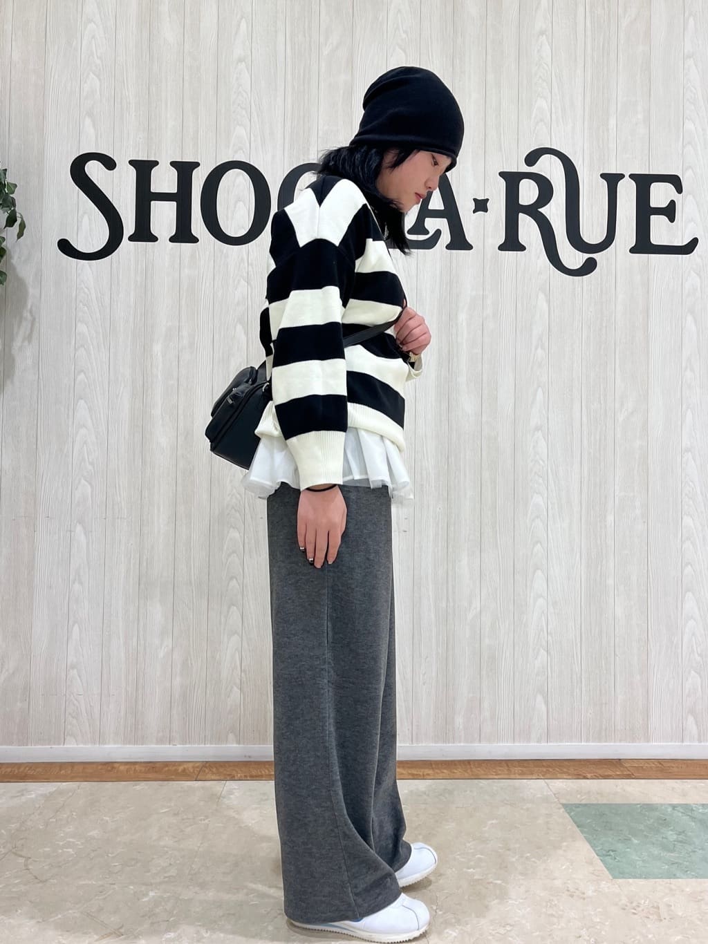 ねぎまさんの「SHOO･LA･RUE｜◆【S-LL/洗える】スウェットライク オーバーサイズニット」を使ったコーディネート