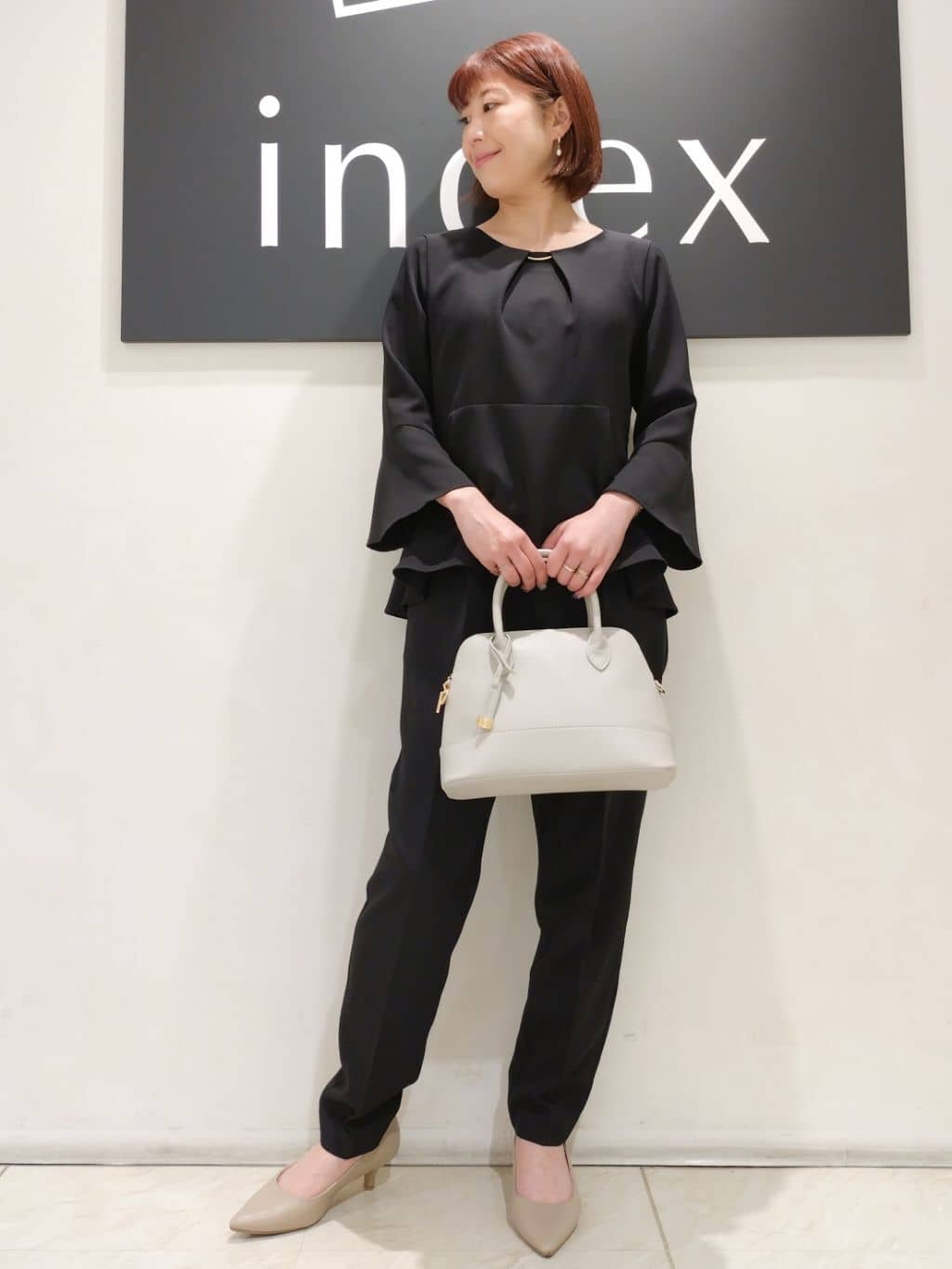n.さんの「index｜◆＜通勤・セレモニー／セットアップ対応＞フレアスリーブブラウス【洗濯機洗い可／ストレッチ／イージーア」を使ったコーディネート