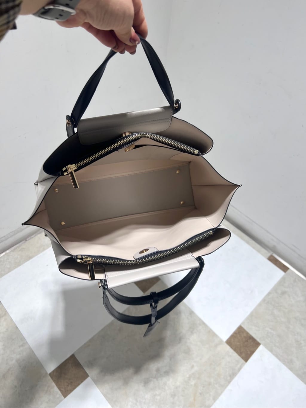 yumiさんの「ESPERANZA｜【大容量／通勤・通学にピッタリ】横型A4トートバッグ」を使ったコーディネート