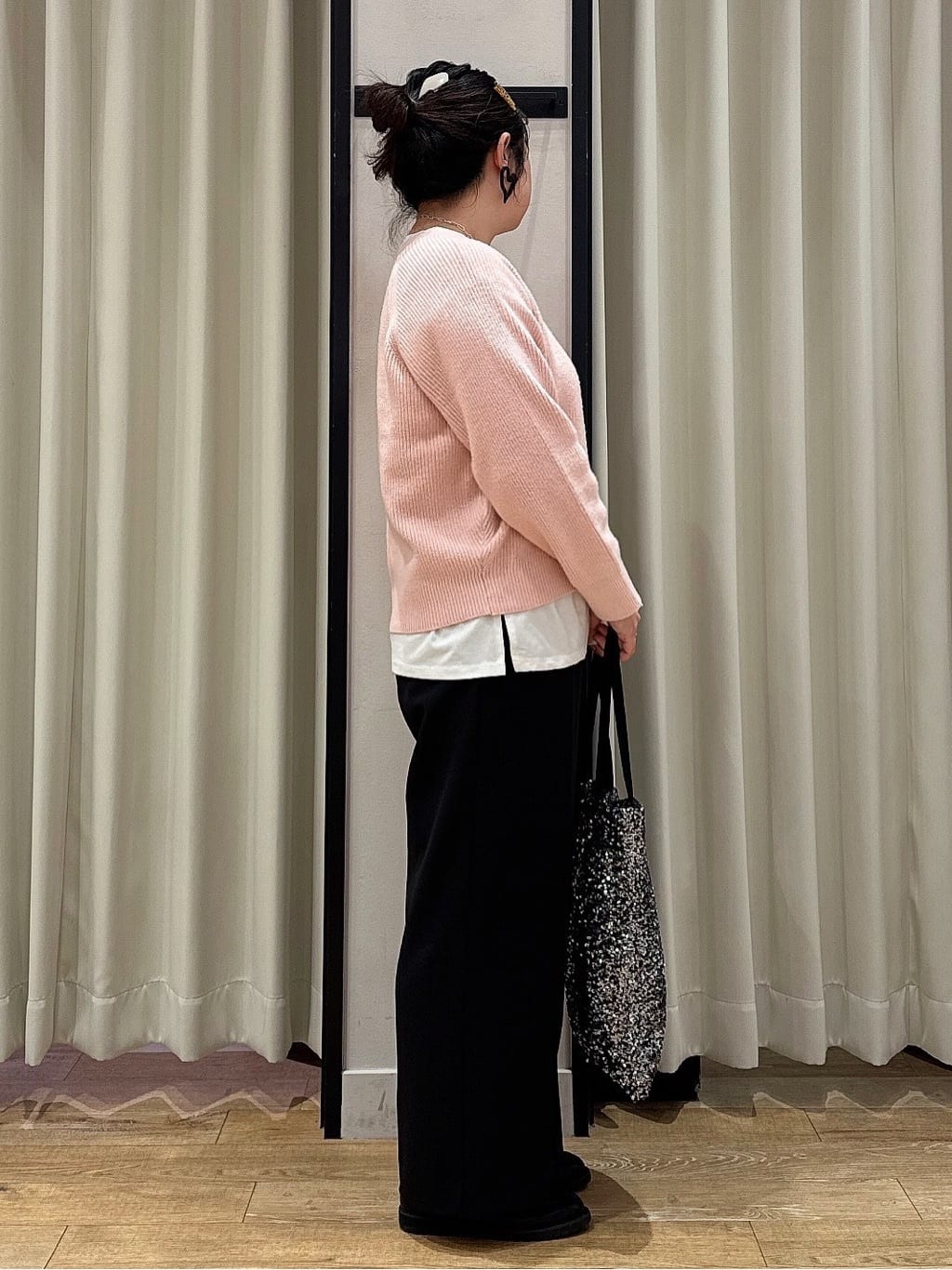 SoRAoさんの「grove｜◆【洗える】しなやかストレッチワイドパンツ」を使ったコーディネート
