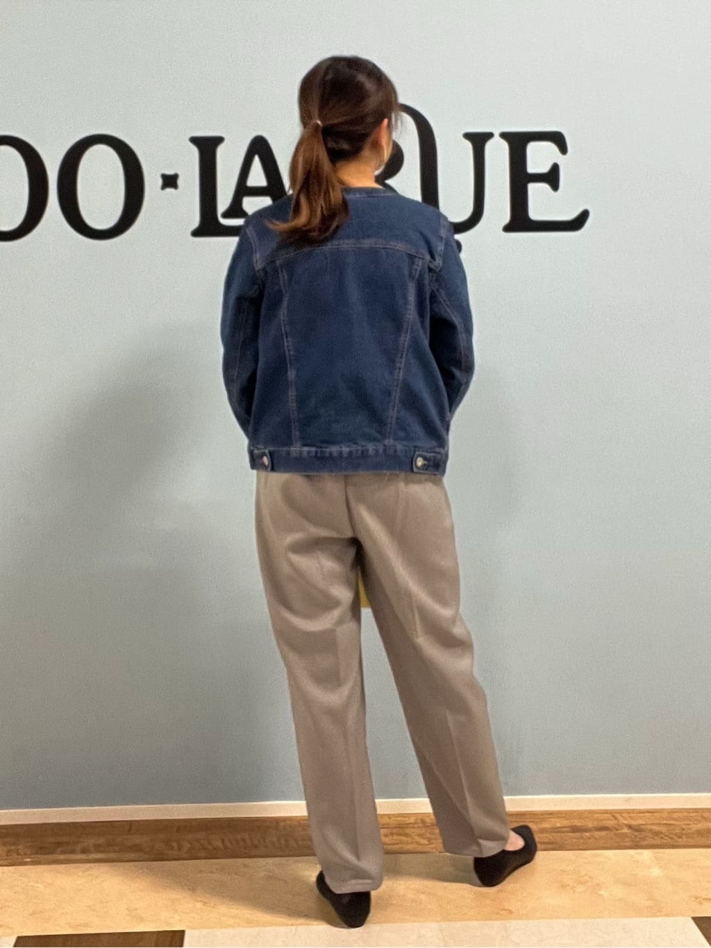 Naaatsuさんの「SHOO･LA･RUE｜◆【洗える/S-LL/ちくちくしにくい】大人のための ロゴ入りスウェットライクニット」を使ったコーディネート
