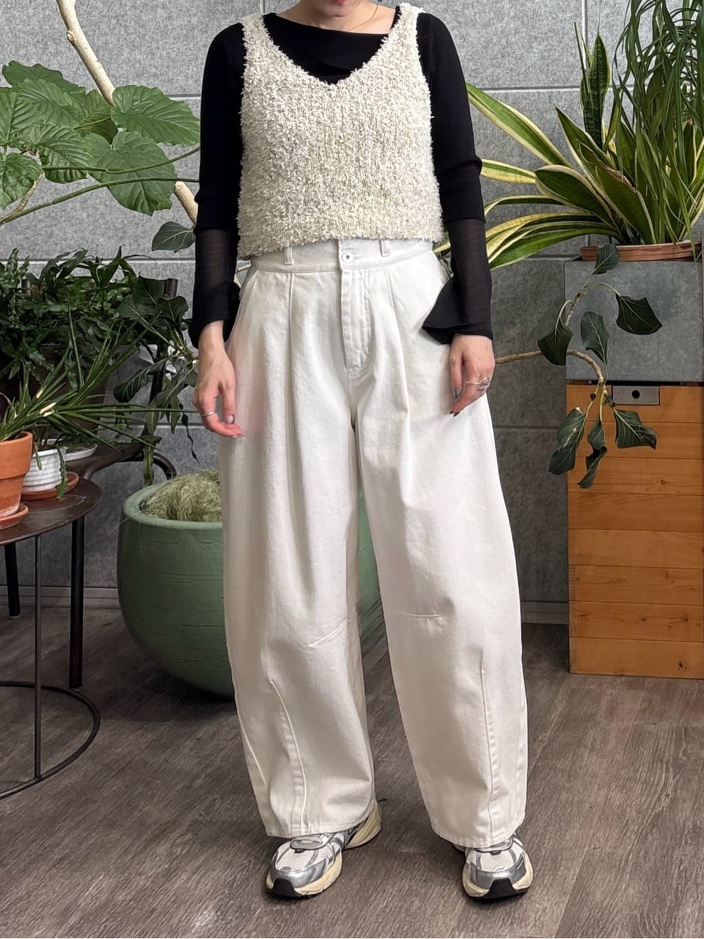 kotakiさんの「INDIVI｜ハイウエストカーブデニム」を使ったコーディネート