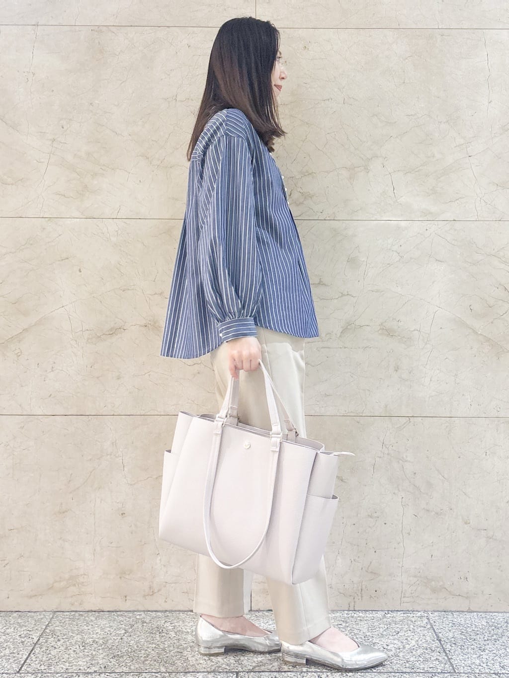 marinaさんの「index｜◆《6color》ラメラインバンドカラーシャツ【洗濯機洗い可／イージーアイロン／防シワ】」を使ったコーディネート