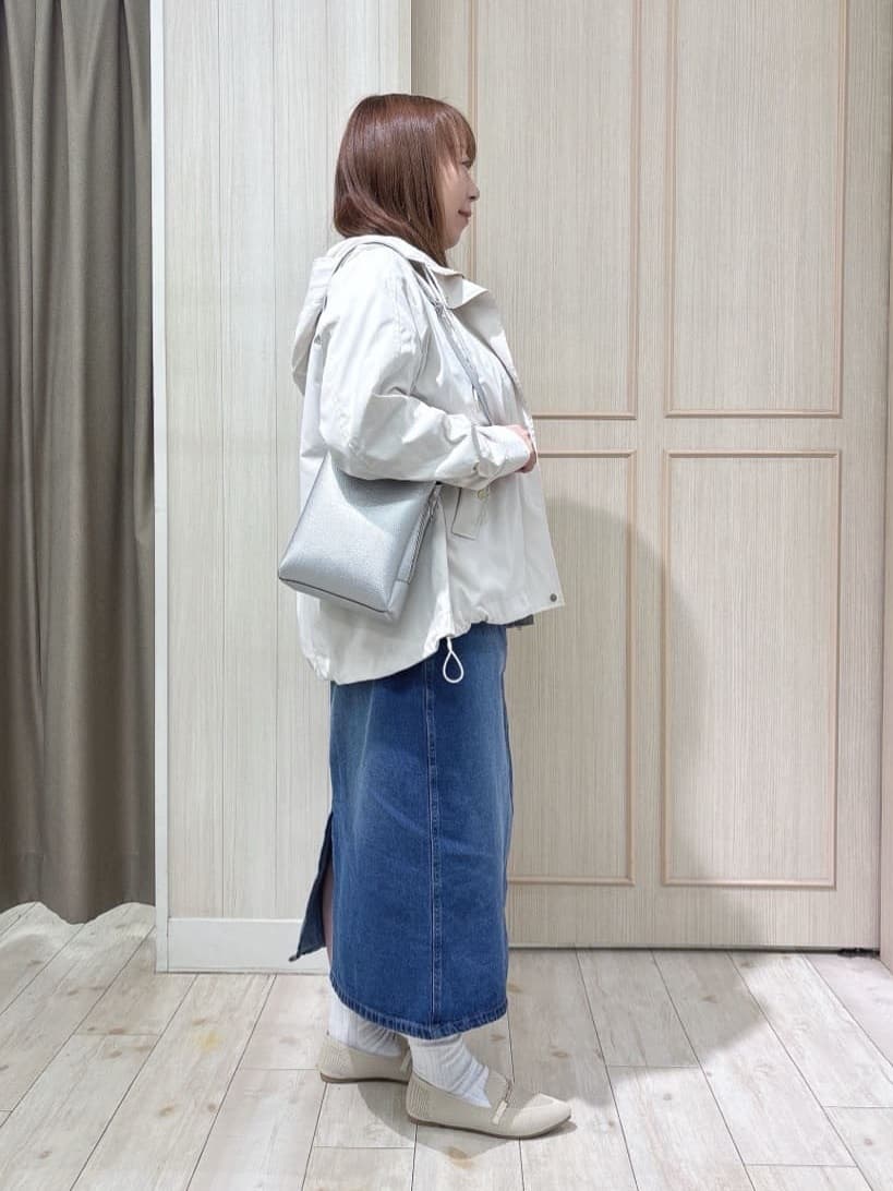 AMI55さんの「SHOO･LA･RUE｜◆【S-LL/洗える】年中穿ける デニム ナロースカート」を使ったコーディネート