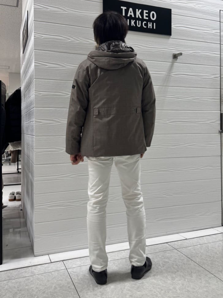 井出恭輔さんの「TAKEO KIKUCHI｜【Sサイズ～】ストレッチ デニム パンツ」を使ったコーディネート