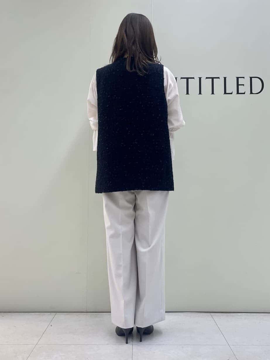 Sakaiさんの「UNTITLED｜◆【光沢感/フリル袖/前開き】バンドカラーギャザーブラウス」を使ったコーディネート