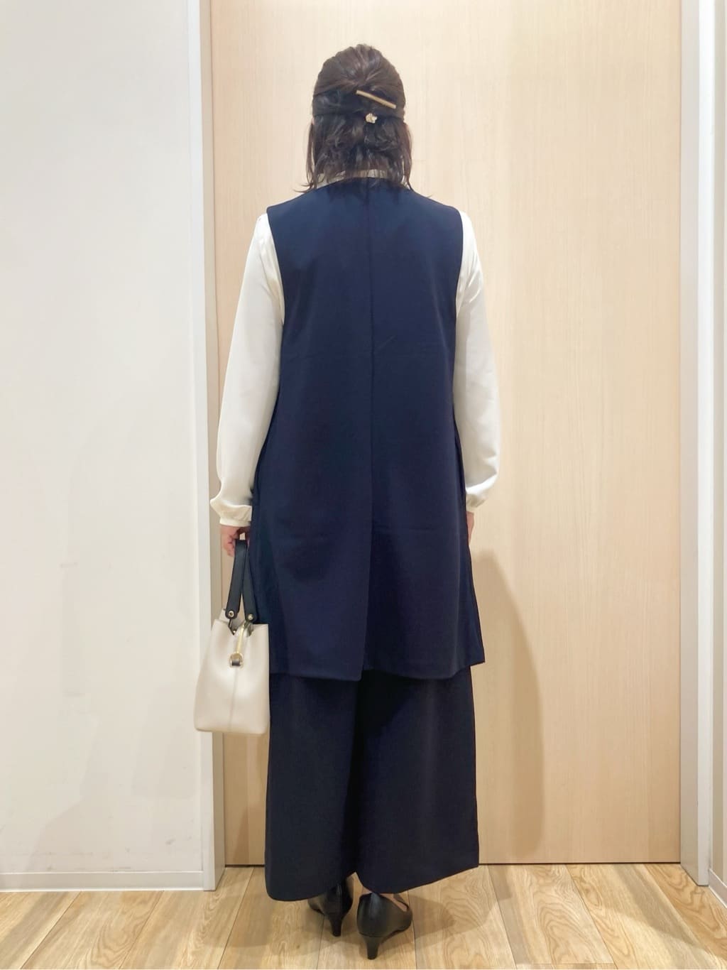 yocchiさんの「SHOO･LA･RUE｜◆【洗える/S-3L/セットアップ可】セレモニーや通勤にも カットジョーゼット ジレ」を使ったコーディネート