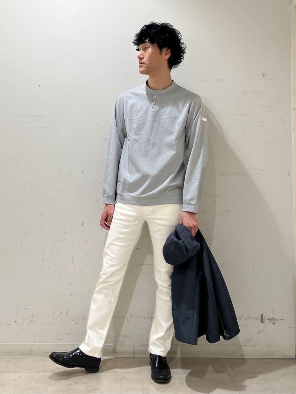 mutoさんの「TAKEO KIKUCHI｜【Sサイズ～】ストレッチ デニム パンツ」を使ったコーディネート