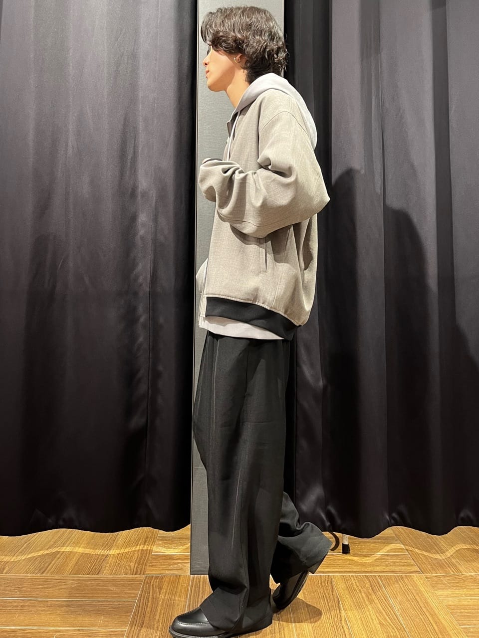 motoさんの「THE SHOP TK｜◆【CAVIAN/キャビアン】リサイクルシャークスキンジップブルゾン セットアップ可」を使ったコーディネート