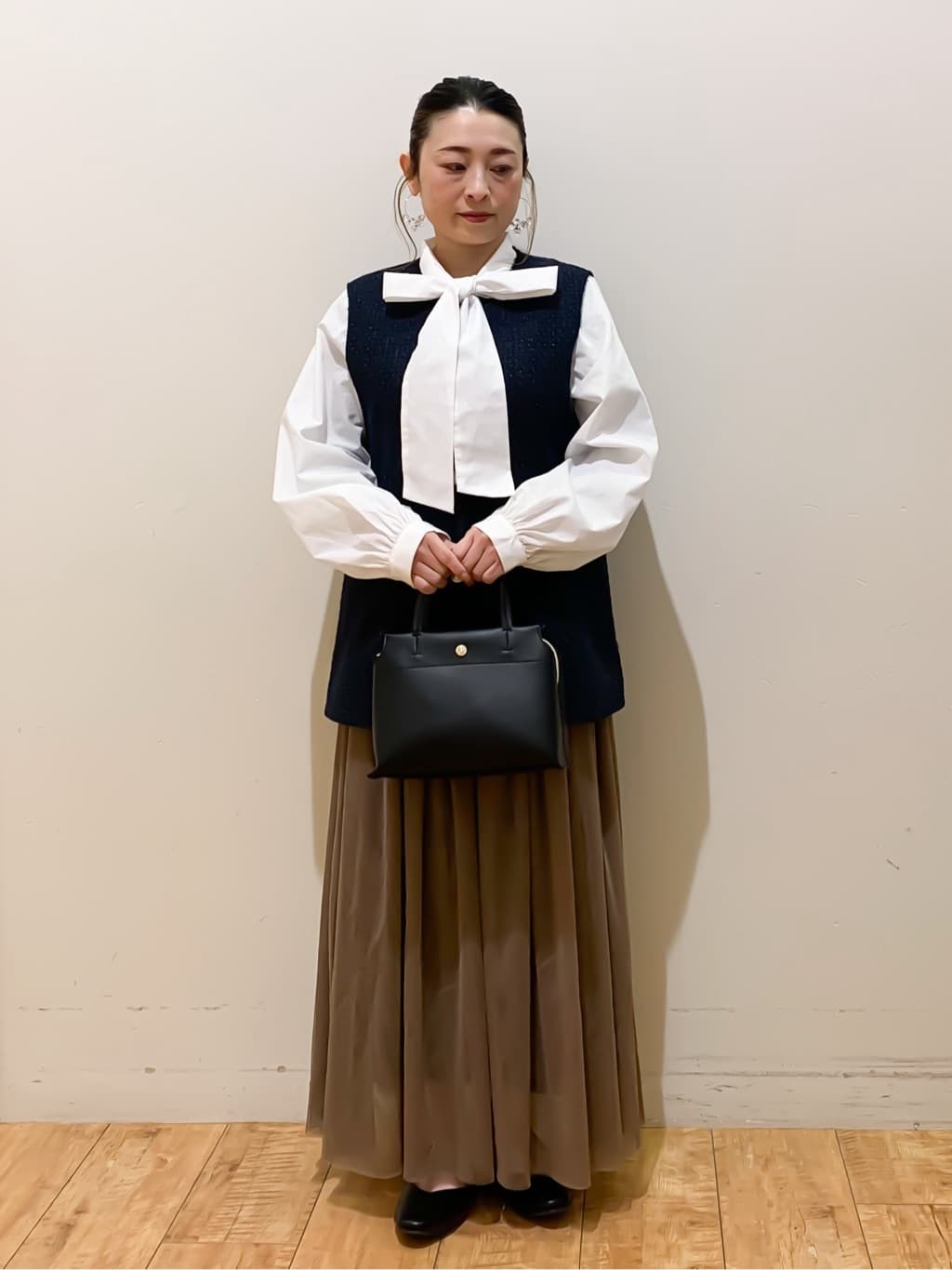 MEGさんの「SHOO･LA･RUE｜◆【セレモニーからデイリーまで】フリンジ ツイードジレ」を使ったコーディネート