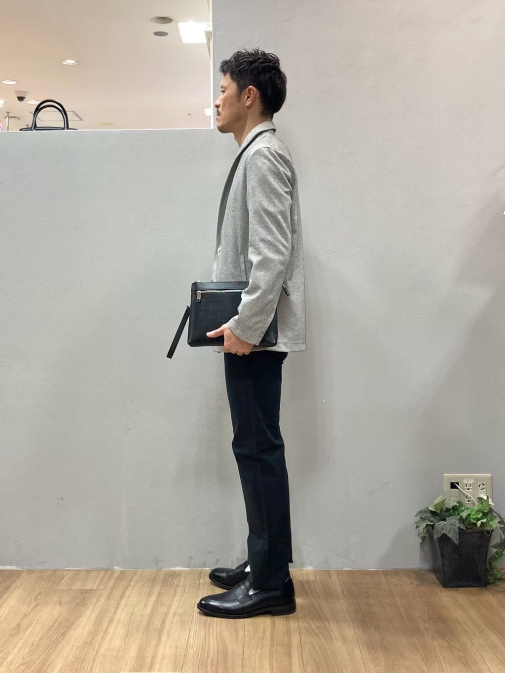 シュンさんの「TAKEO KIKUCHI｜【Made in JAPAN】播州織 ストレッチ パンツ」を使ったコーディネート
