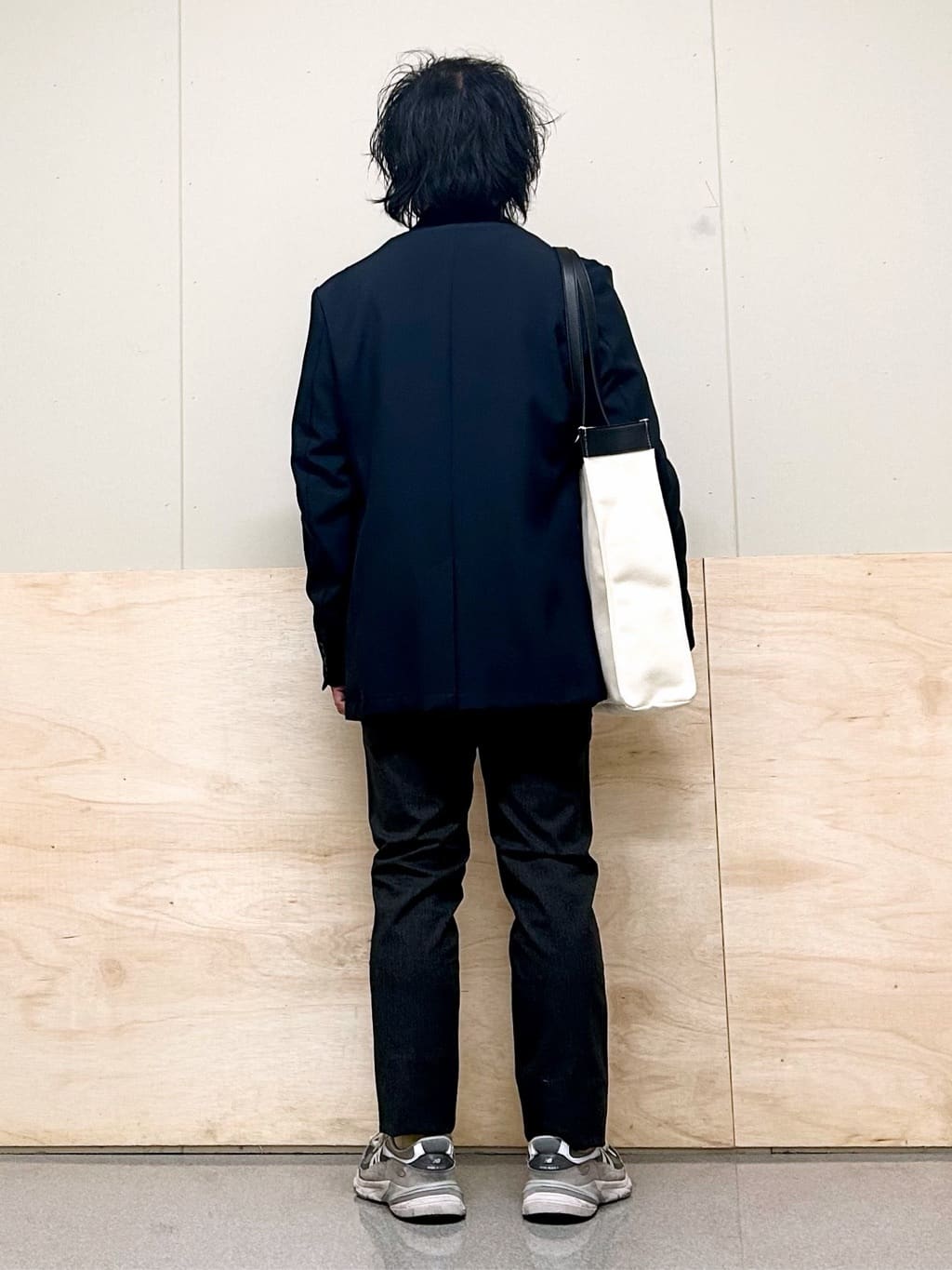 KENJI Iさんの「THE SHOP TK｜【オールシーズン穿ける！】7DAYSストレッチへリンボンパンツ　ON&hArr;OFF兼用」を使ったコーディネート
