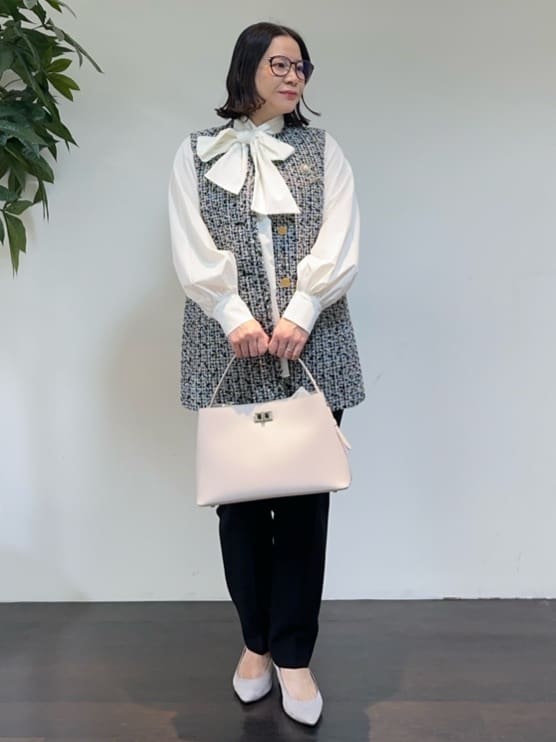 Asamiさんの「UNTITLED｜◆【通勤スーツ】タックテーパードパンツ」を使ったコーディネート
