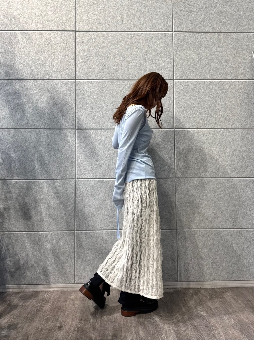 miyu maesakaさんの「CODE A｜frill lace easy skirt」を使ったコーディネート