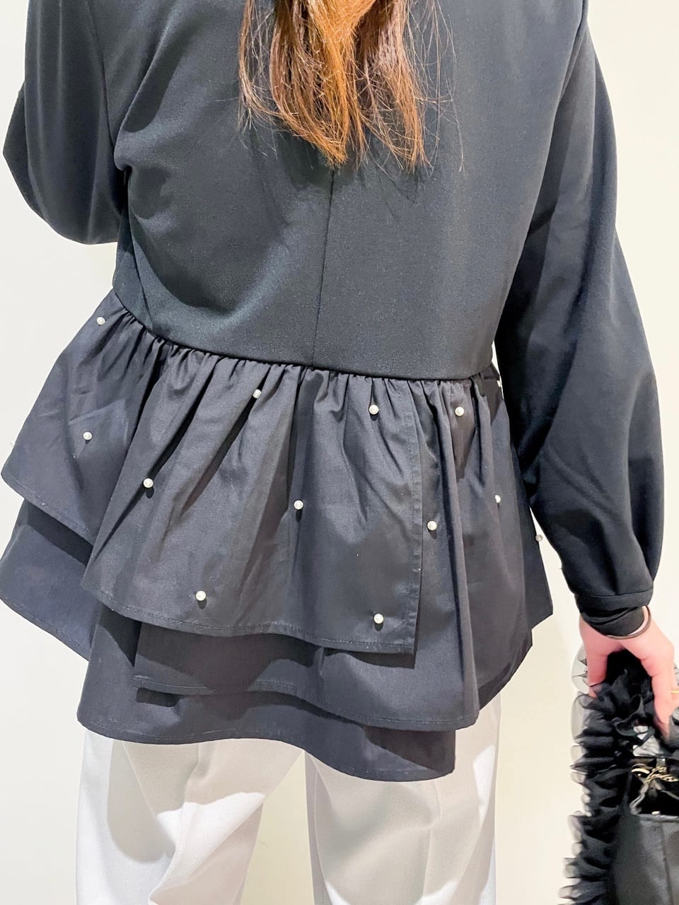 AYAさんの「OPAQUE.CLIP｜◆カットジョーゼットドッキングペプラムトップス【洗濯機可】」を使ったコーディネート