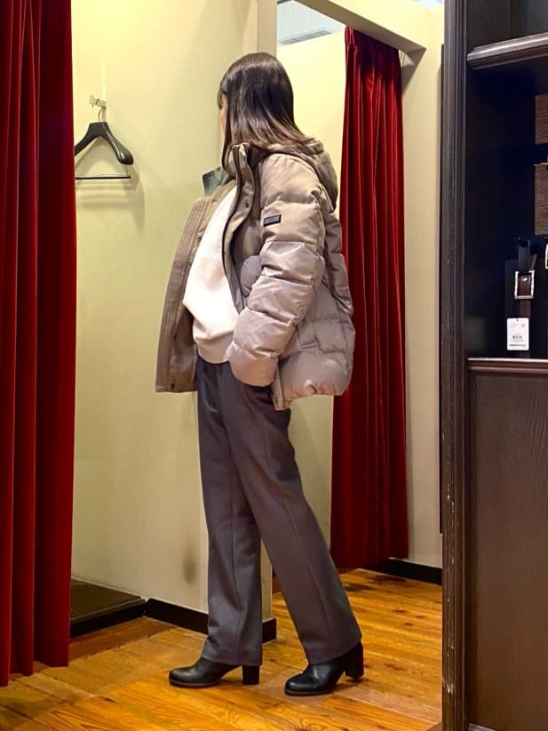 かわぴーさんの「TAKEO KIKUCHI｜【DOWN FABRIC】ダウンファブリック ドレスパンツ / セットアップ対応」を使ったコーディネート