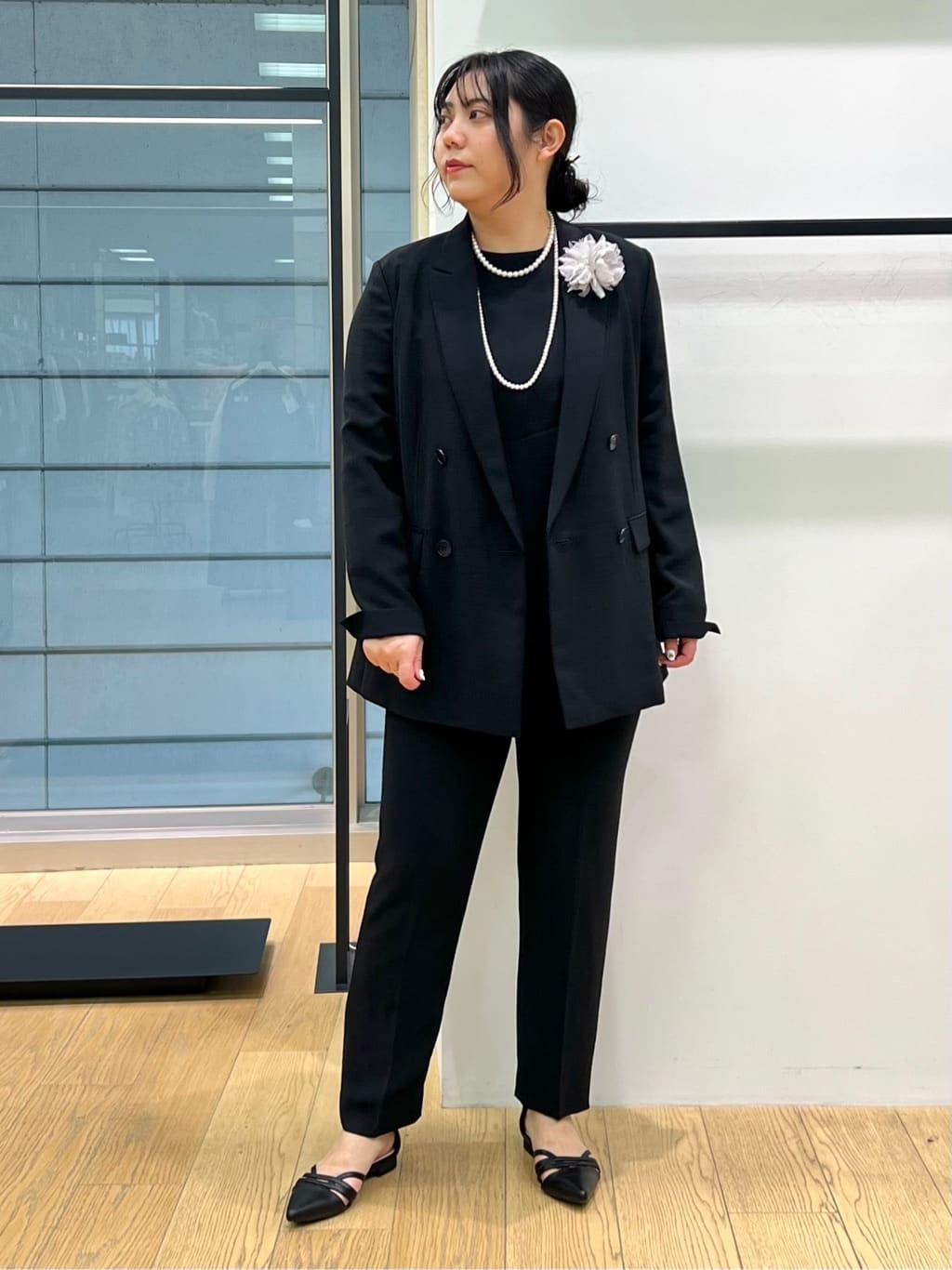shimaさんの「INDIVI｜フラワーコサージュ」を使ったコーディネート