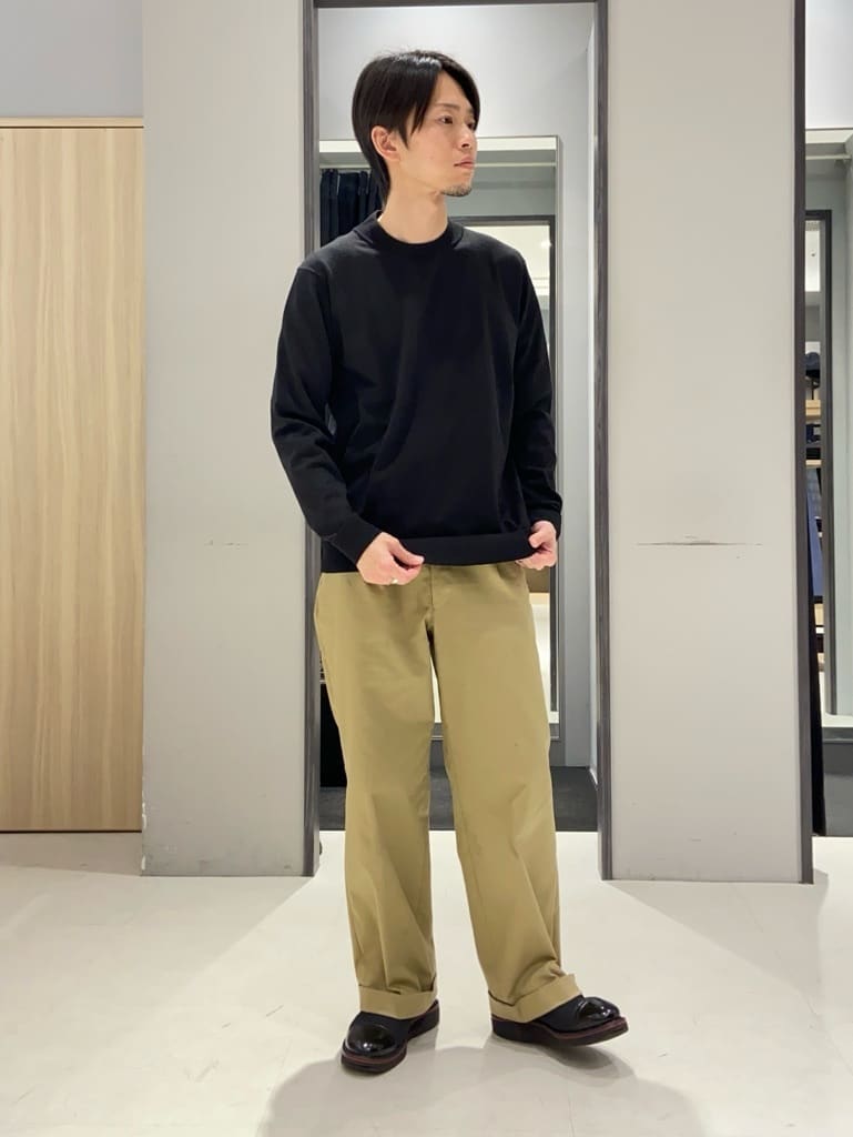 わいずみさんの「TAKEO KIKUCHI｜【多機能・軽量】シャドーライン リュック」を使ったコーディネート