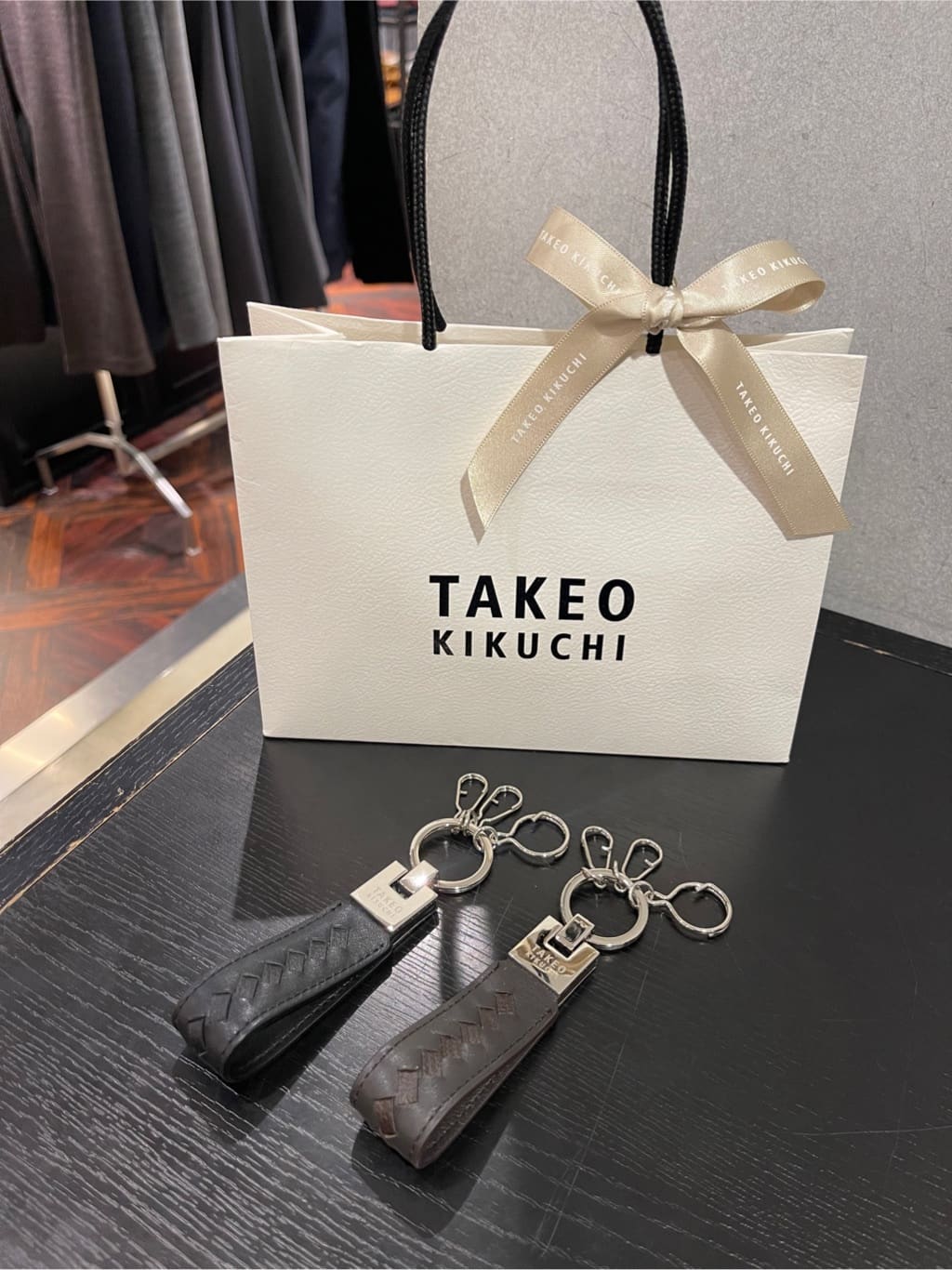 松村泰輔さんの「TAKEO KIKUCHI｜」を使ったコーディネート