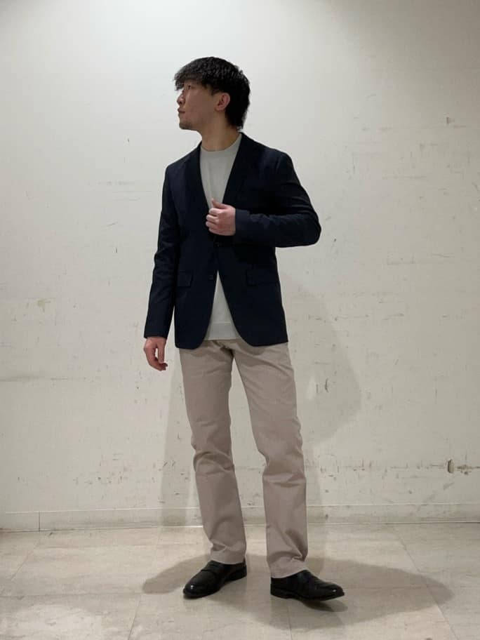 コウノ モトヤさんの「TAKEO KIKUCHI｜【全7サイズ&times;8色展開！】トップマルチヘリンボン パンツ」を使ったコーディネート