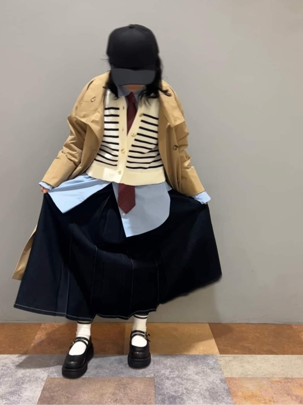 ひらのみさんの「THE SHOP TK｜シーズンレスで使える デニムタックスカート/洗える」を使ったコーディネート