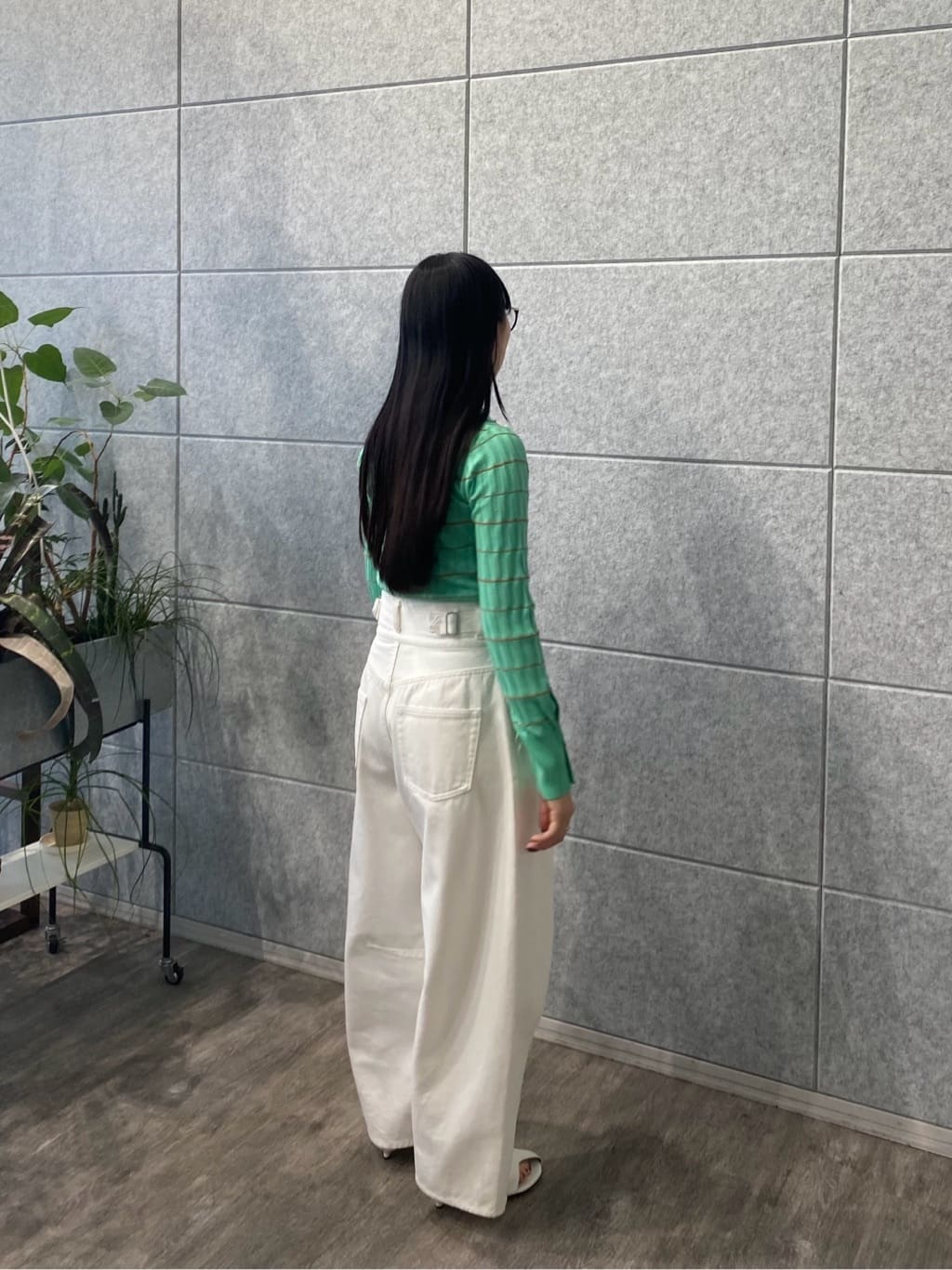 rinaさんの「INDIVI｜ハイウエストカーブデニム」を使ったコーディネート
