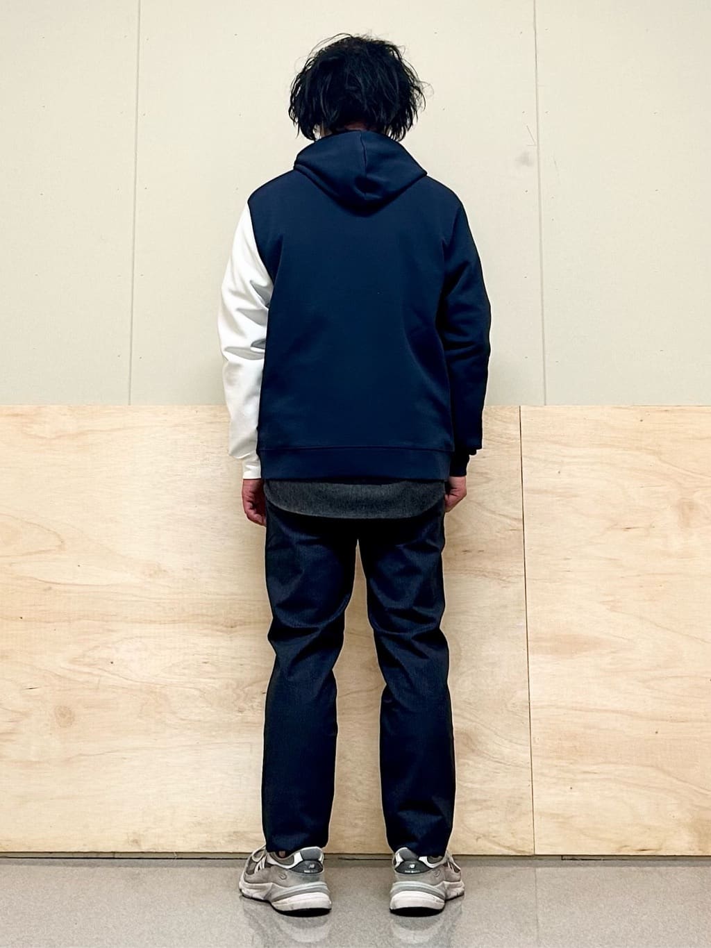 KENJI Iさんの「THE SHOP TK｜【オールシーズン穿ける！】7DAYSストレッチへリンボンパンツ　ON&hArr;OFF兼用」を使ったコーディネート