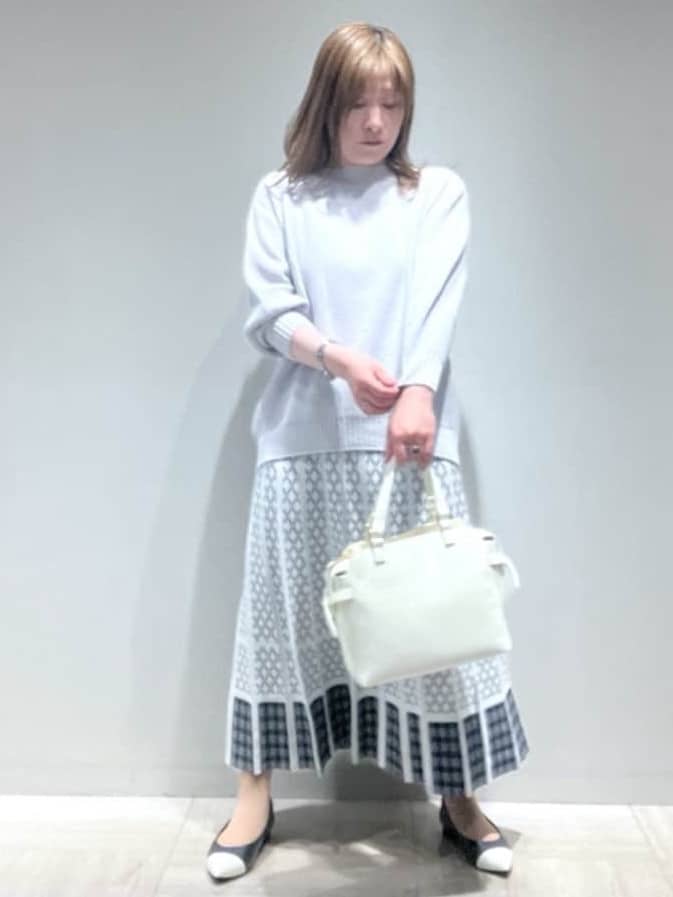 関根さんの「Reflect｜◆【WEB限定カラーあり／ウエスト紐調節／セットアップ可】ジャカードスカート」を使ったコーディネート