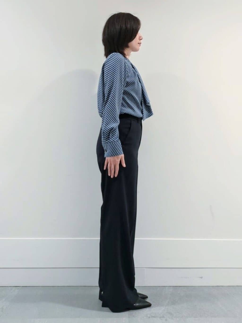 ミズタさんの「UNTITLED｜【洗える通勤スーツ】レジェールギャバ ストレッチワイドパンツ」を使ったコーディネート