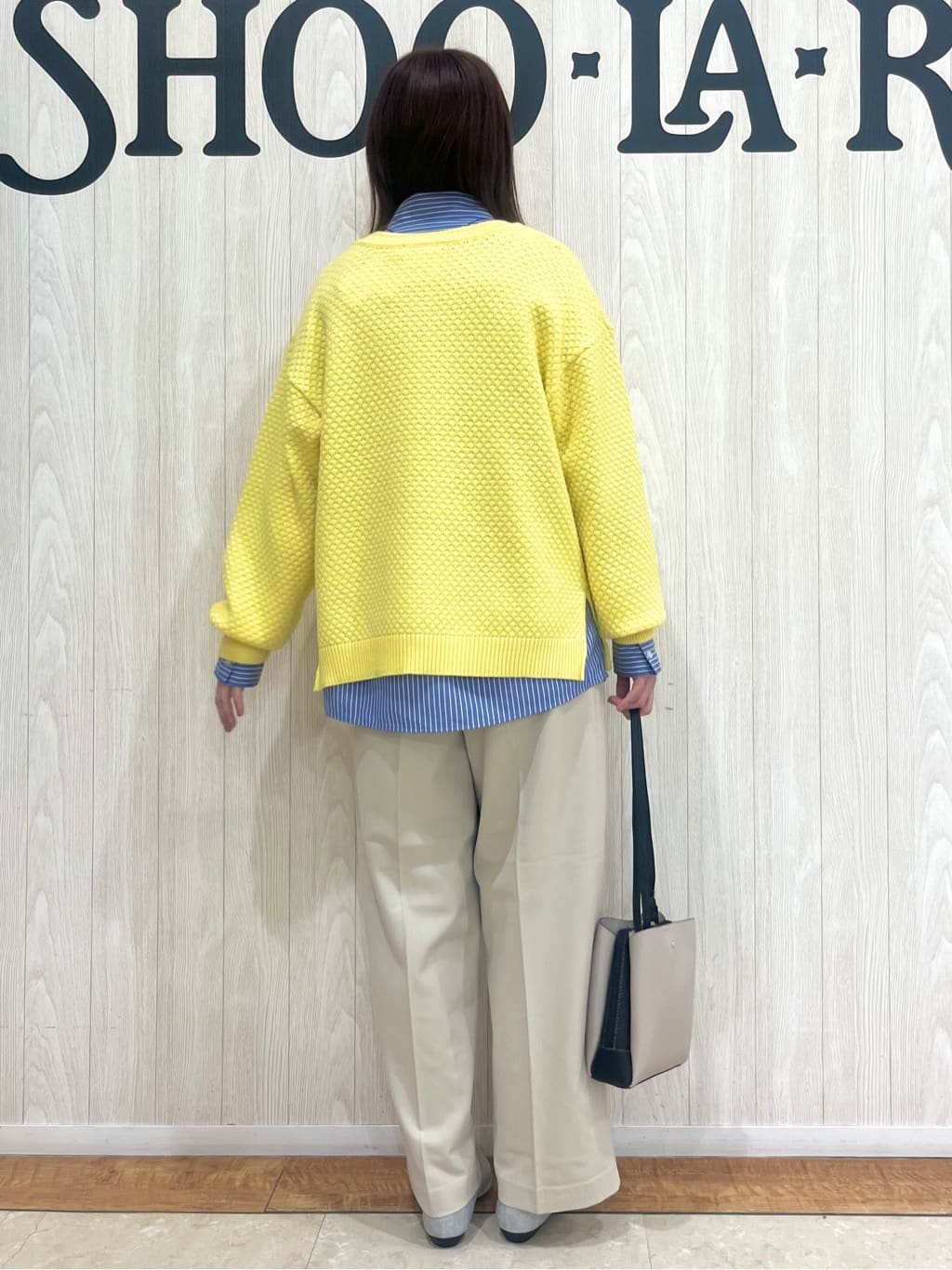 shiiさんの「SHOO･LA･RUE｜◆【洗える/S-LL】シーズン問わず合わせやすい ベーシックカラーシャツ」を使ったコーディネート