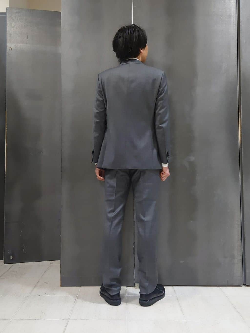 kawamuさんの「TAKEO KIKUCHI｜【Three by Three】シャイニーシャークピンヘッド ベスト / 3ピース対応」を使ったコーディネート
