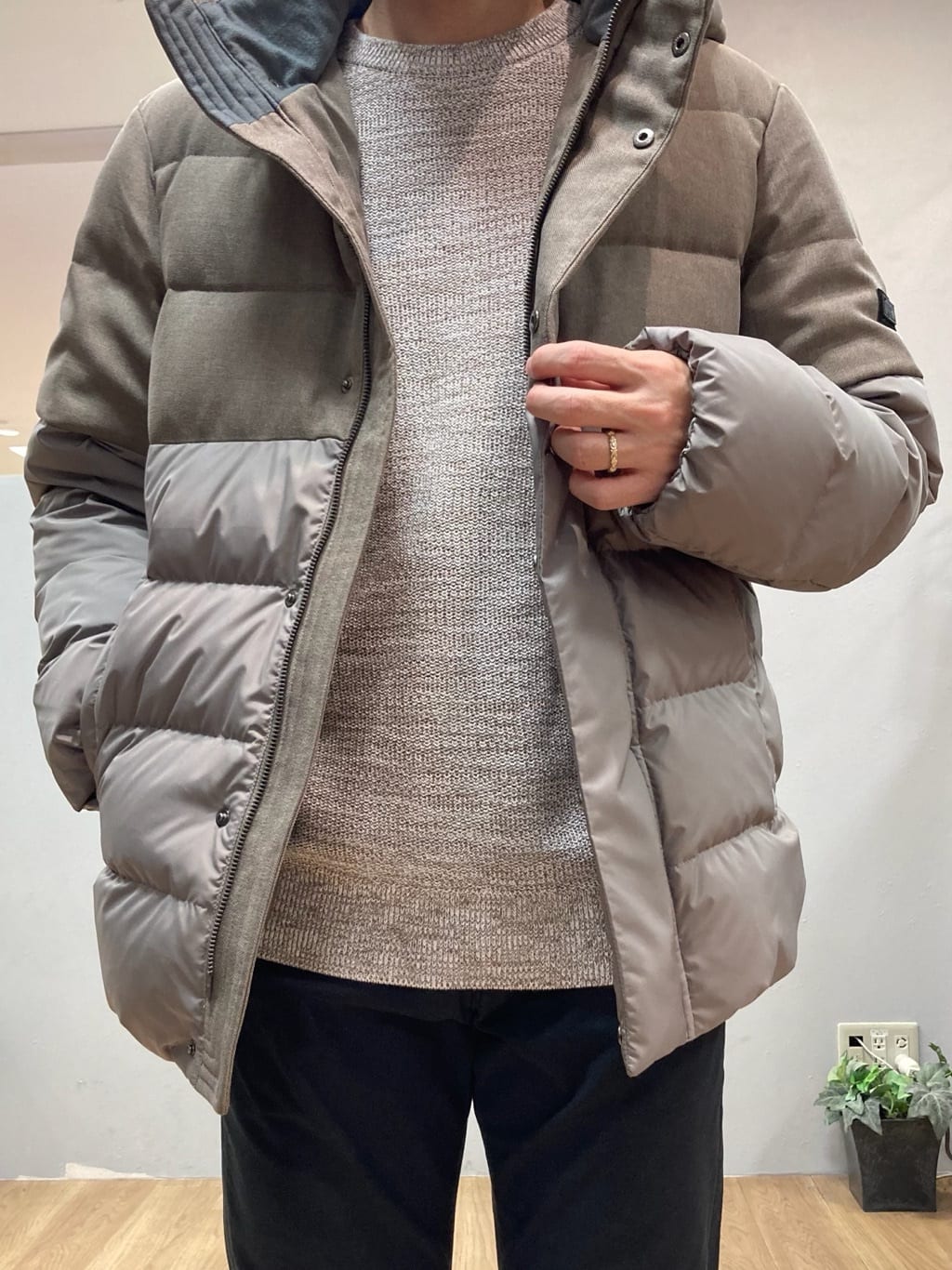 シュンさんの「TAKEO KIKUCHI｜【Made in JAPAN】播州織 ストレッチ パンツ」を使ったコーディネート
