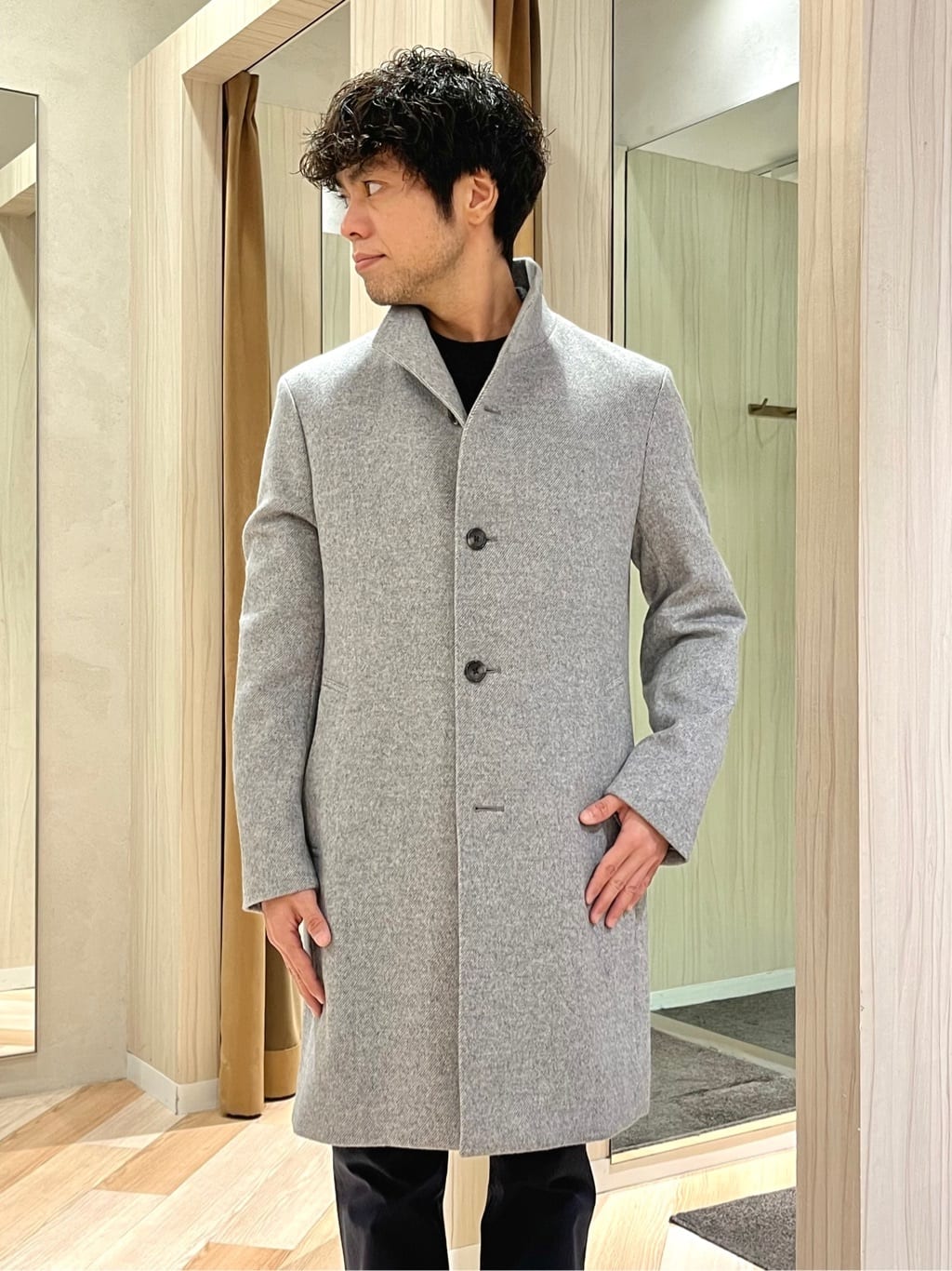 URAさんの「TAKEO KIKUCHI｜【ウールカシミヤブレンド】ビーバー調 スタンドカラー コート」を使ったコーディネート