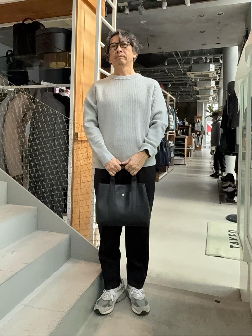 デザイナーTAKEman さんの「TAKEO KIKUCHI｜◆【便利なサイズ感】ドライビング　トートバッグ」を使ったコーディネート