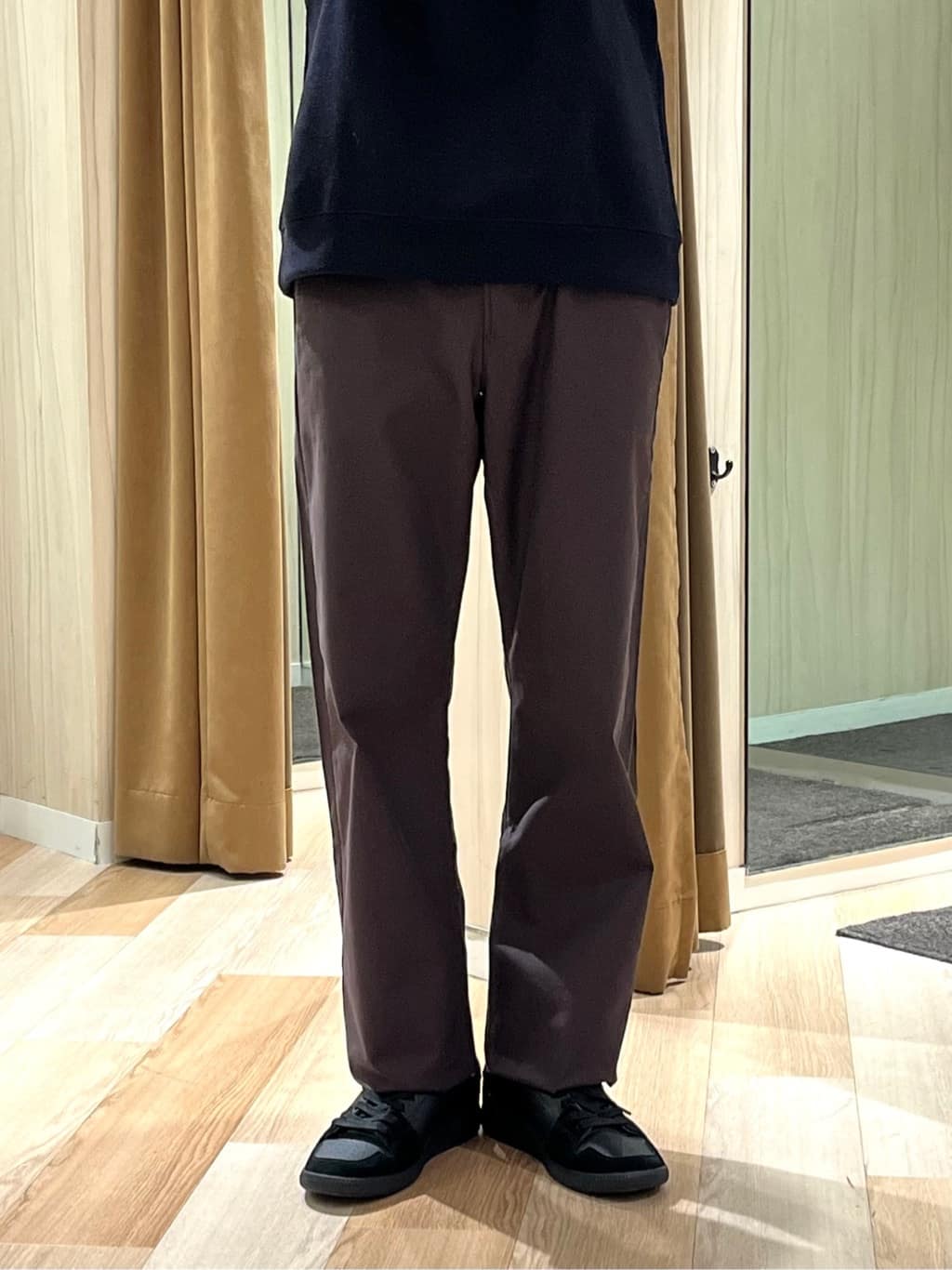 URAさんの「TAKEO KIKUCHI｜【Made in JAPAN】播州織 ストレッチ パンツ」を使ったコーディネート