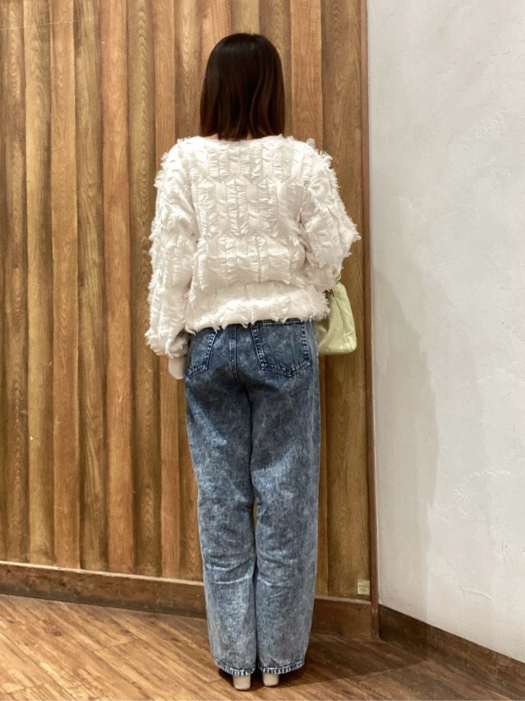 saaさんの「SHOO･LA･RUE｜◆【S-LL】一枚で主役級。フリンジが目を惹くゆるニット」を使ったコーディネート