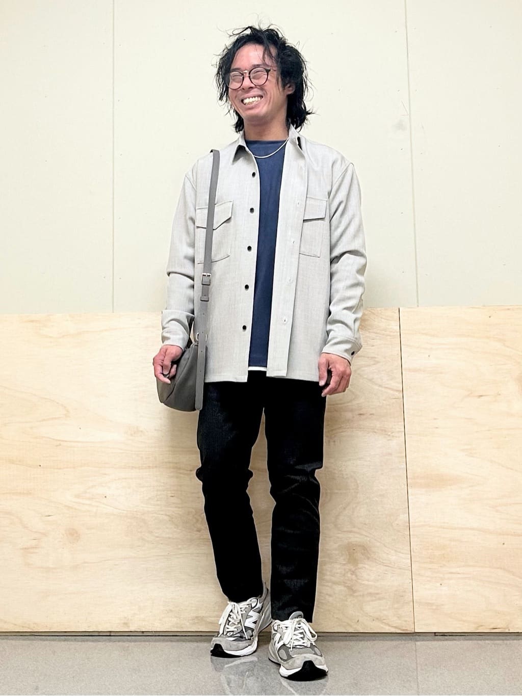 KENJI Iさんの「THE SHOP TK｜【オールシーズン穿ける！】7DAYSストレッチへリンボンパンツ　ON&hArr;OFF兼用」を使ったコーディネート