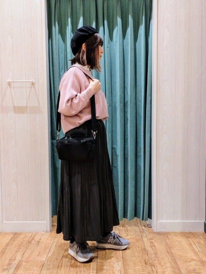 ゆーさんさんの「SHOO･LA･RUE｜◆【洗える】大人の上品コーデに お袖ビジュー釦付きリブドルマンニット」を使ったコーディネート