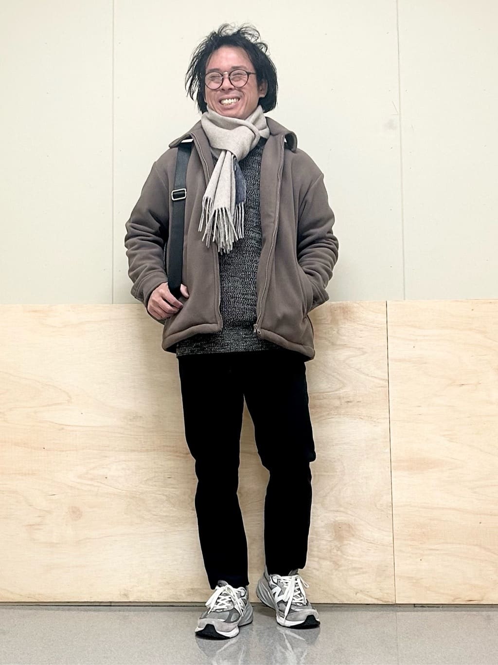 KENJI Iさんの「THE SHOP TK｜サフィアーノ切替えボディバック」を使ったコーディネート