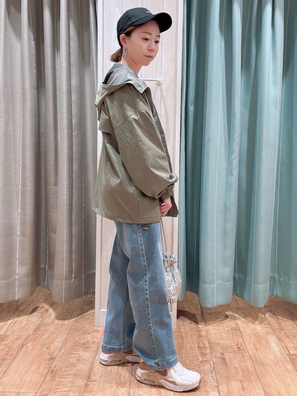 なみぞうさんの「SHOO･LA･RUE｜◆プリーツ巾着ショルダーバッグ」を使ったコーディネート