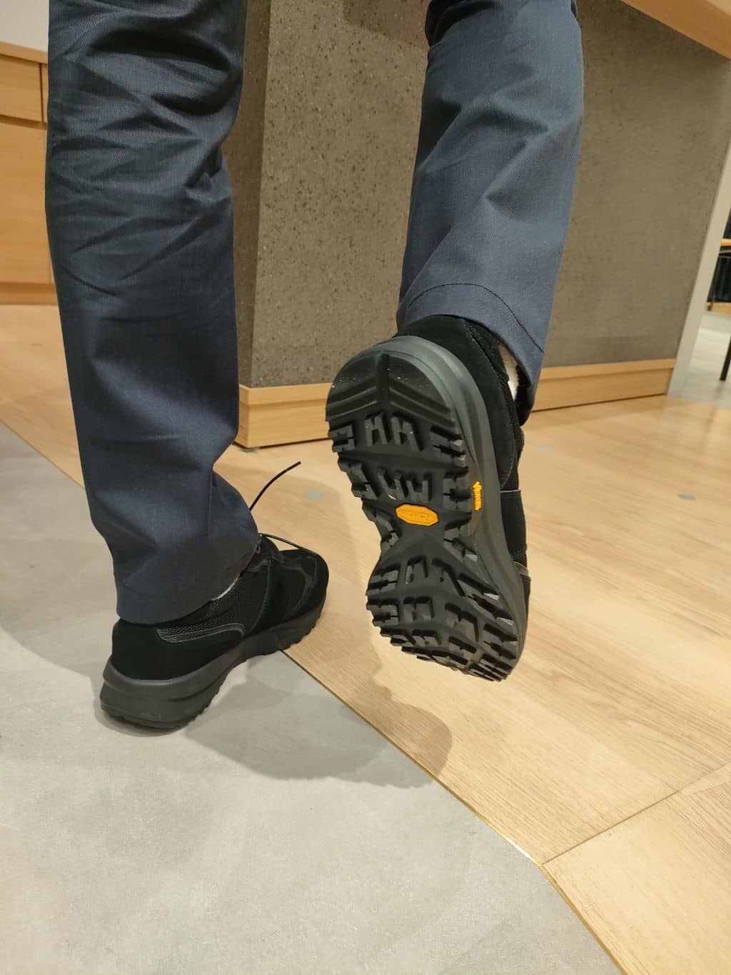 nobuさんの「TAKEO KIKUCHI｜【全7サイズ&times;8色展開！】トップマルチヘリンボン パンツ」を使ったコーディネート