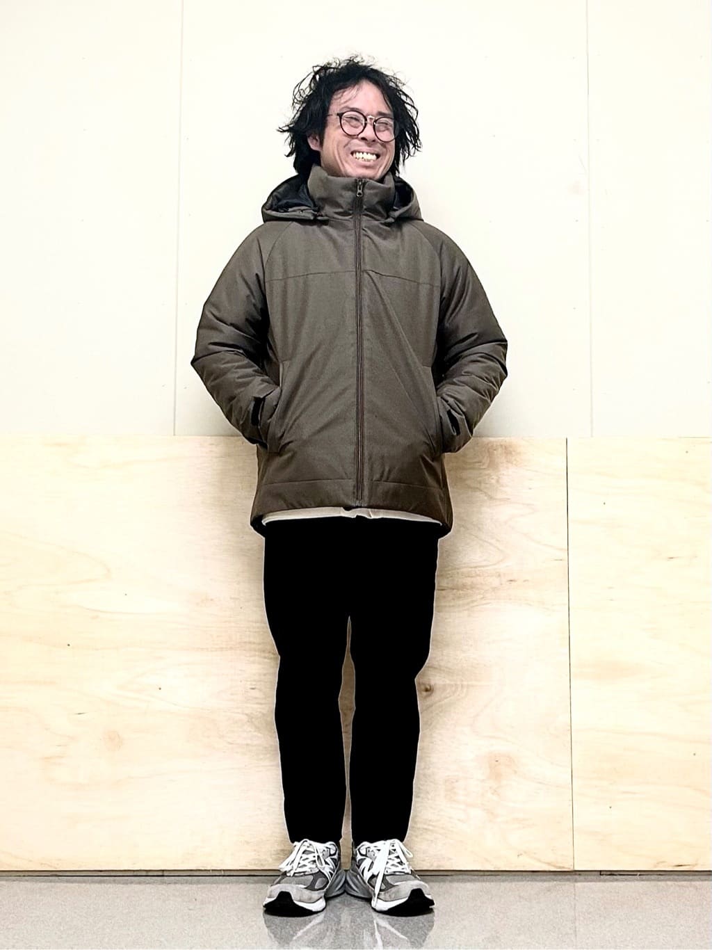 KENJI Iさんの「THE SHOP TK｜サフィアーノ切替えボディバック」を使ったコーディネート
