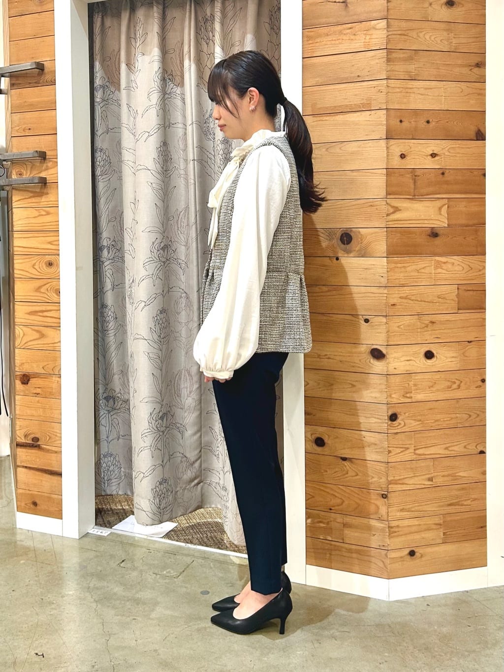 misaさんの「THE SHOP TK｜◆【ONOFF活躍/セレモニー】ツイードペプラムジレ/洗える」を使ったコーディネート