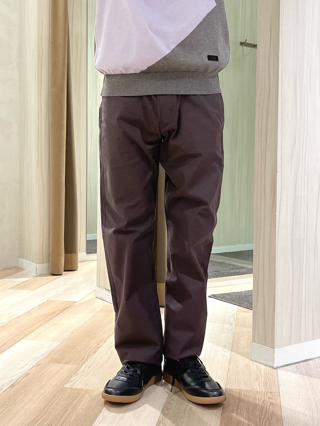 URAさんの「TAKEO KIKUCHI｜【Made in JAPAN】播州織 ストレッチ パンツ」を使ったコーディネート