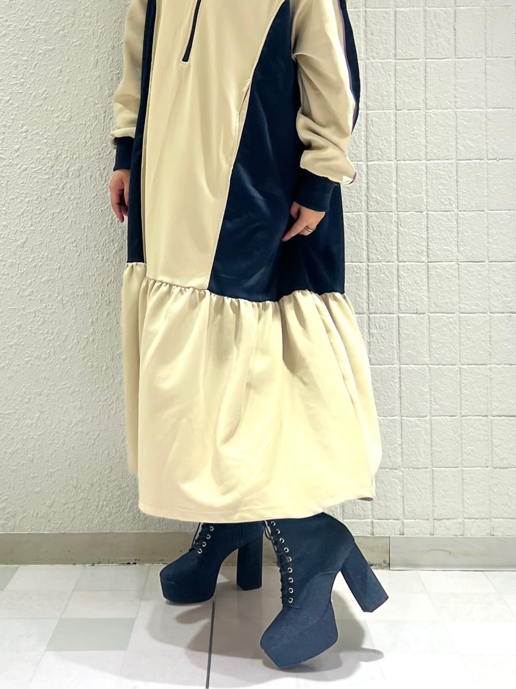 TAKAさんの「ESPERANZA｜【ラク盛り／ショートブーツ】リピーター続出／脚長美脚　厚底レースアップブーツ」を使ったコーディネート