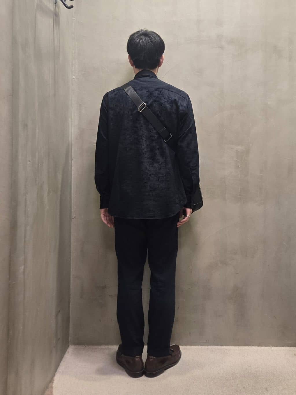 白木駆さんの「TAKEO KIKUCHI｜【抗菌防臭/シーズンレス】シアサッカー ジャージシャツ」を使ったコーディネート