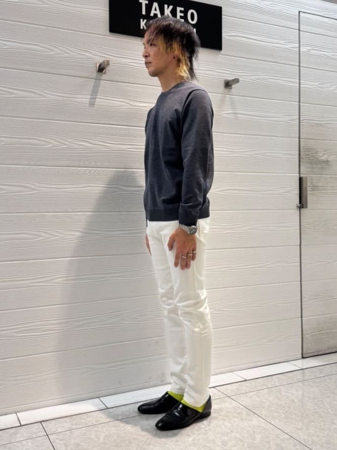 井出恭輔さんの「TAKEO KIKUCHI｜【Sサイズ～】ストレッチ デニム パンツ」を使ったコーディネート