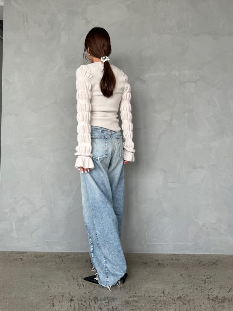 designer yukaさんの「CODE A｜gathered sleeves knit」を使ったコーディネート